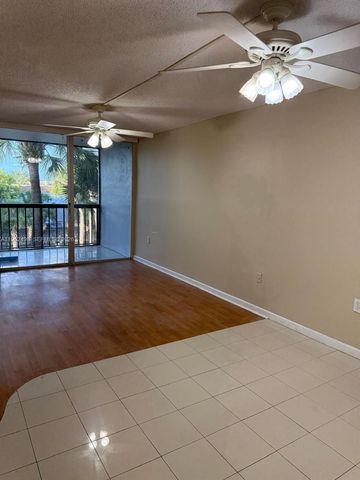 10825 SW 112th Ave 312, Miami, FL 33176