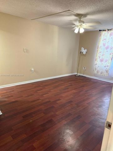 10825 SW 112th Ave 312, Miami, FL 33176