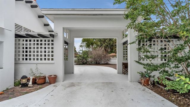 421 LONE PALM DRIVE, Lakeland, FL 33815