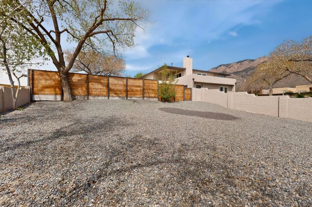 12509 Eagle Rock Avenue NE, Albuquerque, NM 87122
