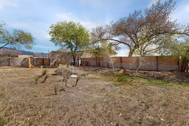 12509 Eagle Rock Avenue NE, Albuquerque, NM 87122