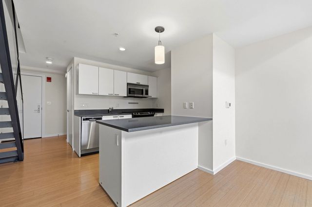 1 Earhart Street 309, Cambridge, MA 02141