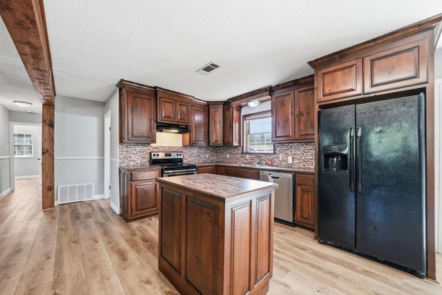 4 Sue Lane, Conway, AR 72032