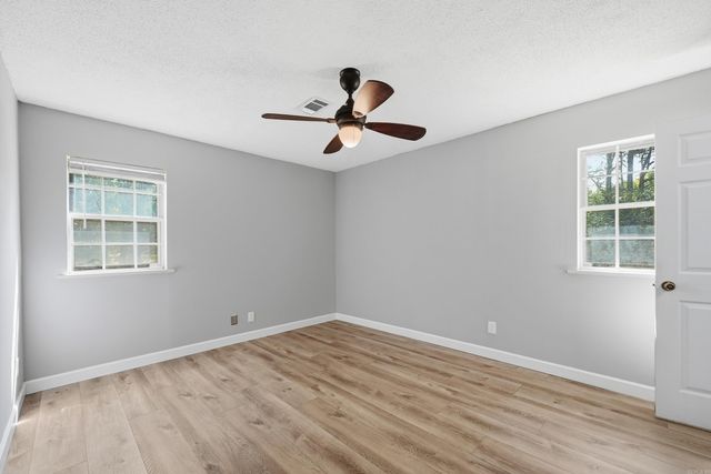 4 Sue Lane, Conway, AR 72032