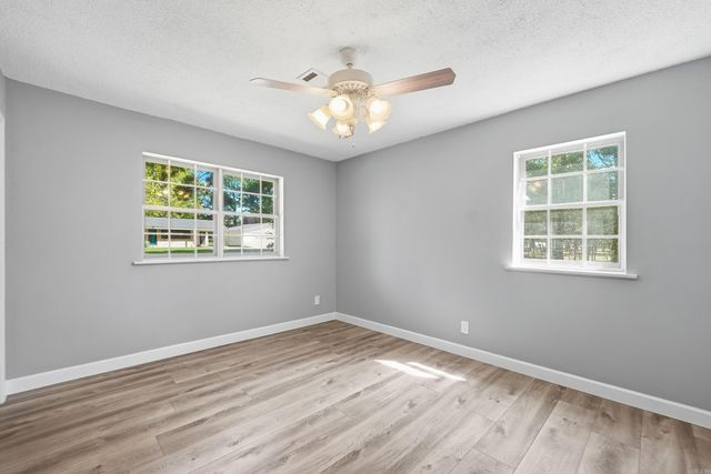 4 Sue Lane, Conway, AR 72032