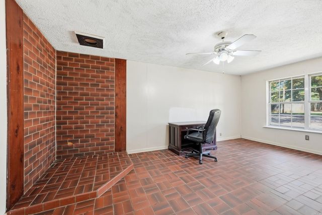 4 Sue Lane, Conway, AR 72032
