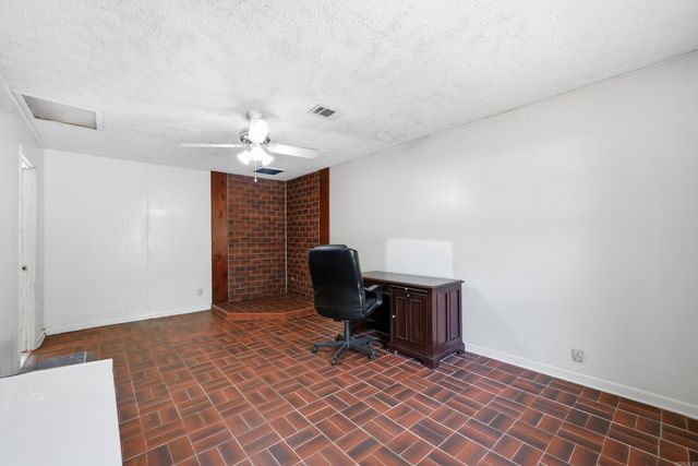 4 Sue Lane, Conway, AR 72032