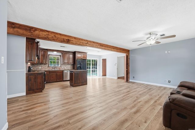 4 Sue Lane, Conway, AR 72032