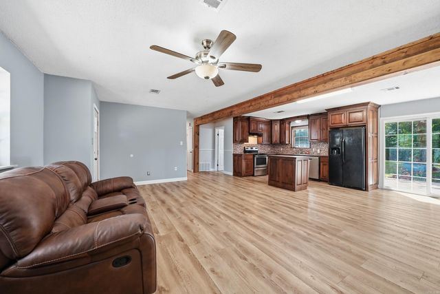 4 Sue Lane, Conway, AR 72032