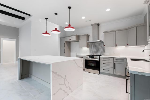 1710 Village Lake Dr, Little Rock, AR 72204