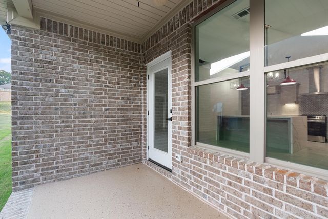 1710 Village Lake Dr, Little Rock, AR 72204