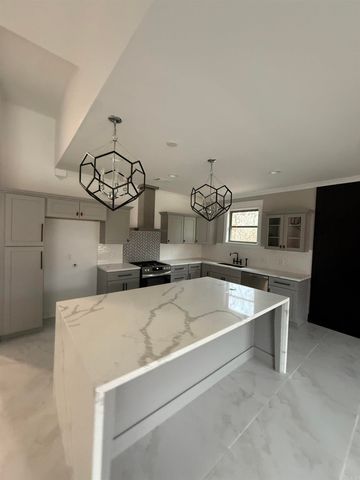 1710 Village Lake Dr, Little Rock, AR 72204