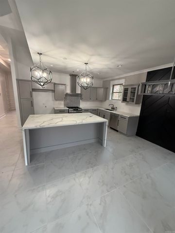 1710 Village Lake Dr, Little Rock, AR 72204