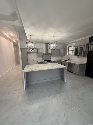 1710 Village Lake Dr, Little Rock, AR 72204