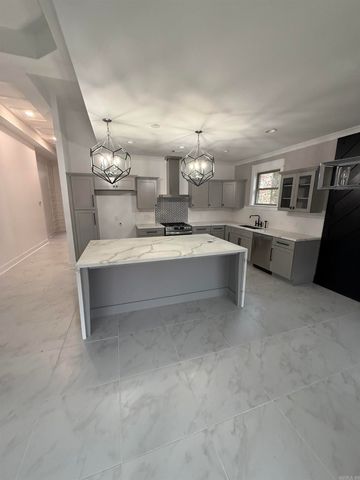 1710 Village Lake Dr, Little Rock, AR 72204