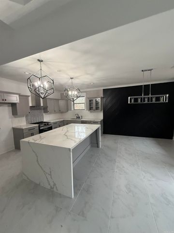 1710 Village Lake Dr, Little Rock, AR 72204