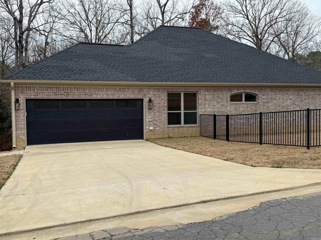 1710 Village Lake Dr, Little Rock, AR 72204