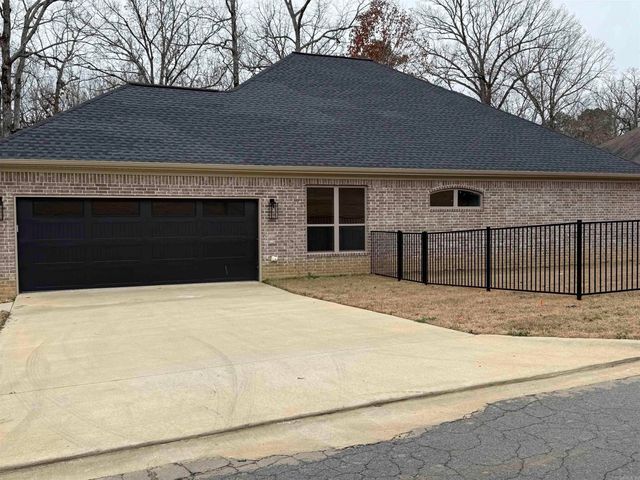 1710 Village Lake Dr, Little Rock, AR 72204