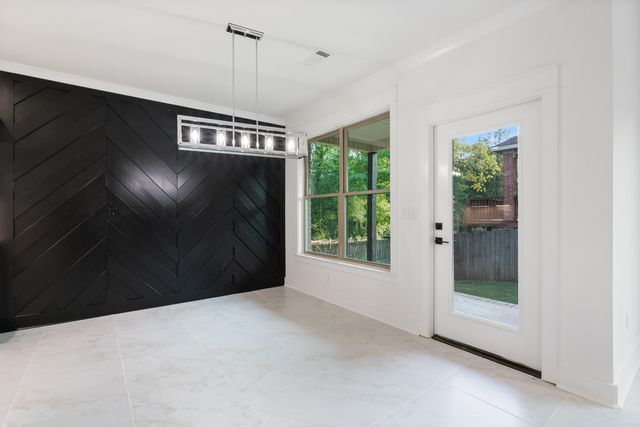 1710 Village Lake Dr, Little Rock, AR 72204