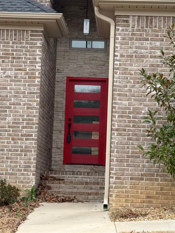 1710 Village Lake Dr, Little Rock, AR 72204