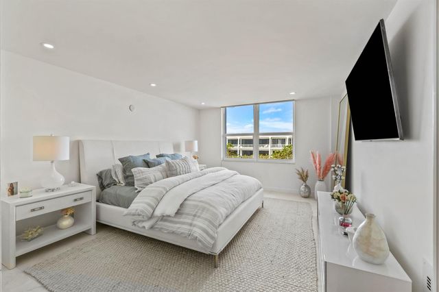 2295 S Ocean Boulevard 425, Palm Beach, FL 33480