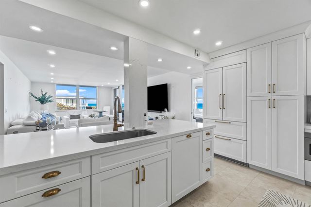 2295 S Ocean Boulevard 425, Palm Beach, FL 33480