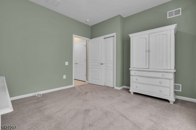 282 Longwood Ln, Franklin Twp., NJ 08873