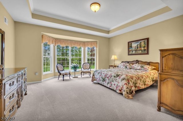 282 Longwood Ln, Franklin Twp., NJ 08873