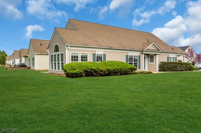 282 Longwood Ln, Franklin Twp., NJ 08873