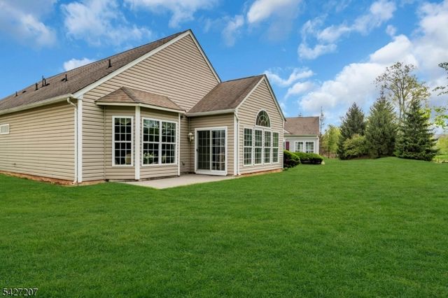 282 Longwood Ln, Franklin Twp., NJ 08873