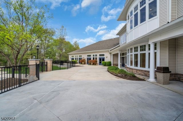 282 Longwood Ln, Franklin Twp., NJ 08873