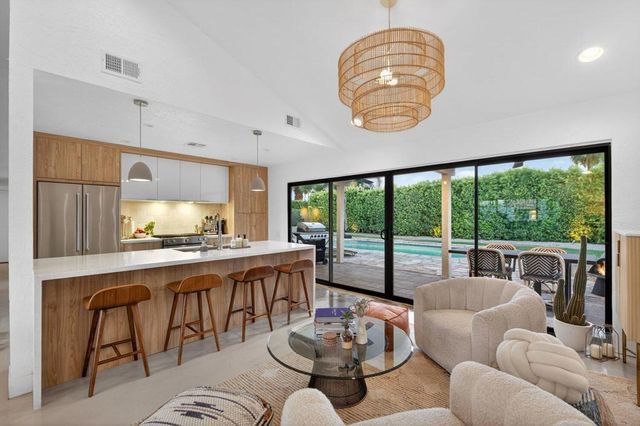 1055 E Louise Drive, Palm Springs, CA 92262