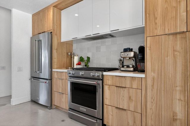 1055 E Louise Drive, Palm Springs, CA 92262