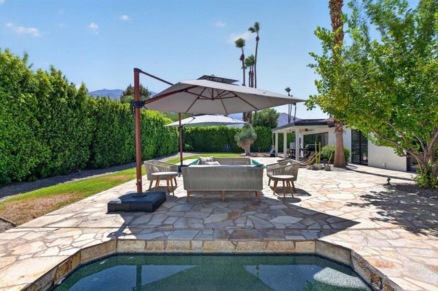 1055 E Louise Drive, Palm Springs, CA 92262