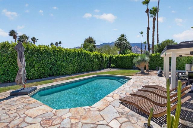 1055 E Louise Drive, Palm Springs, CA 92262