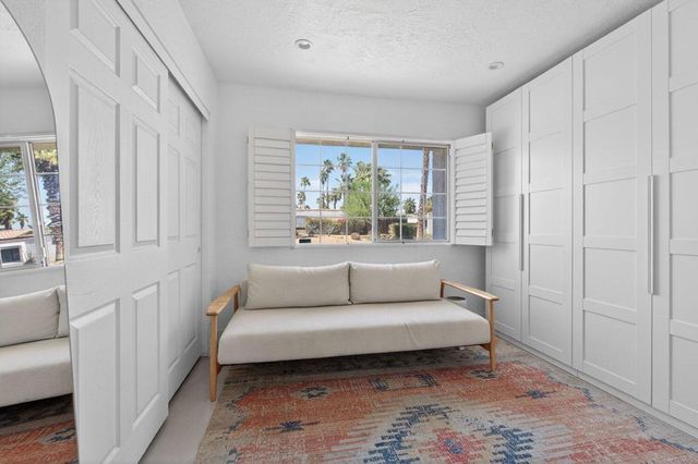 1055 E Louise Drive, Palm Springs, CA 92262