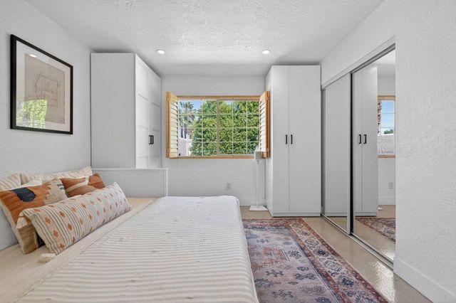1055 E Louise Drive, Palm Springs, CA 92262