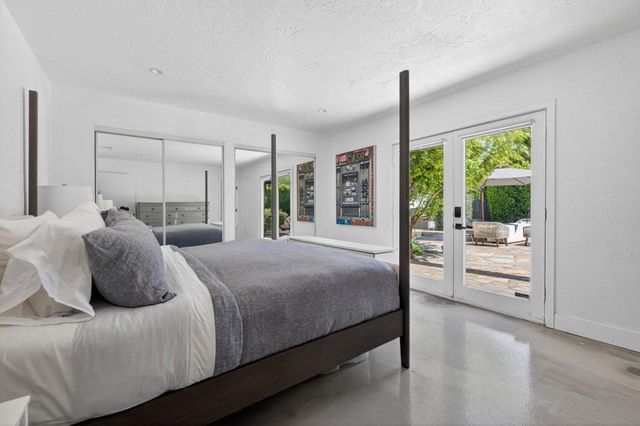 1055 E Louise Drive, Palm Springs, CA 92262