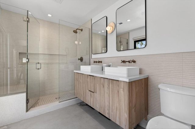 1055 E Louise Drive, Palm Springs, CA 92262