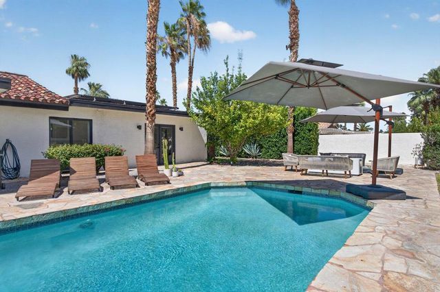 1055 E Louise Drive, Palm Springs, CA 92262