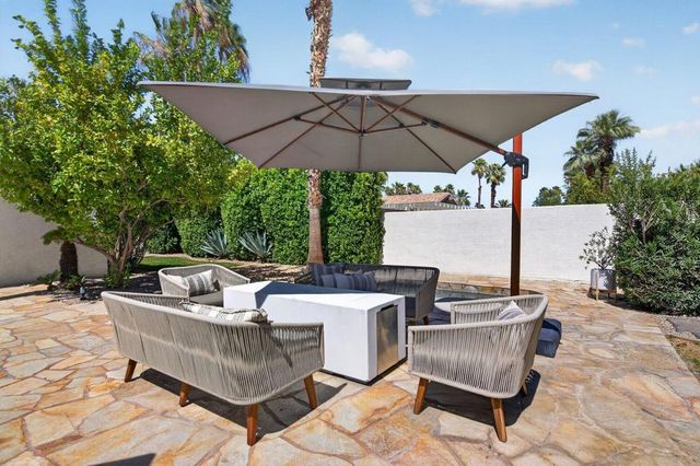 1055 E Louise Drive, Palm Springs, CA 92262