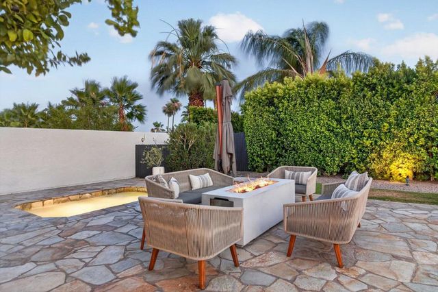 1055 E Louise Drive, Palm Springs, CA 92262