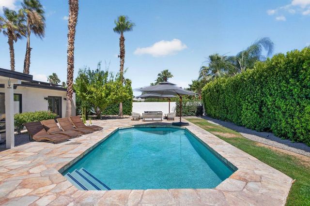 1055 E Louise Drive, Palm Springs, CA 92262