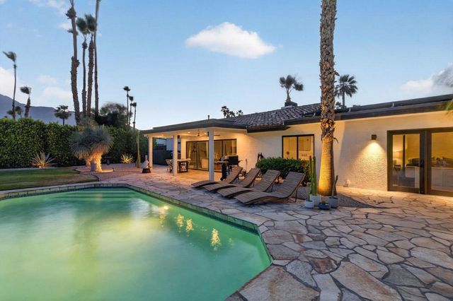 1055 E Louise Drive, Palm Springs, CA 92262