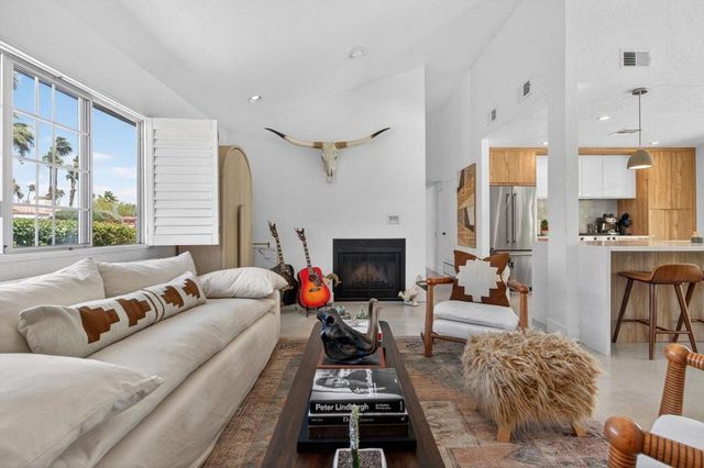 1055 E Louise Drive, Palm Springs, CA 92262