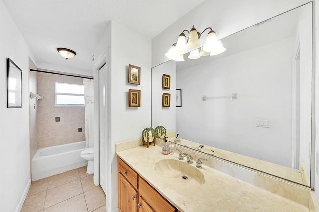 6944 NW Daffodil Lane, Port St. Lucie, FL 34983
