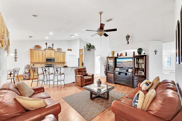 6944 NW Daffodil Lane, Port St. Lucie, FL 34983