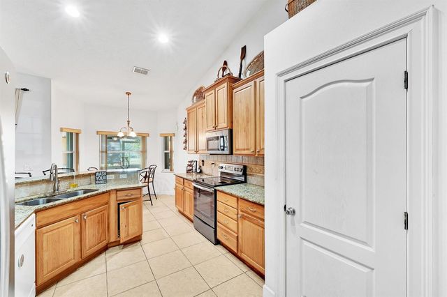6944 NW Daffodil Lane, Port St. Lucie, FL 34983