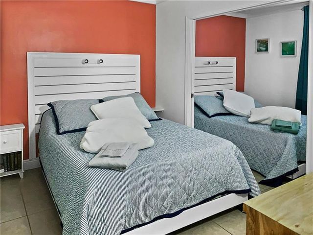 221 SE 9th Avenue 103, Pompano Beach, FL 33060