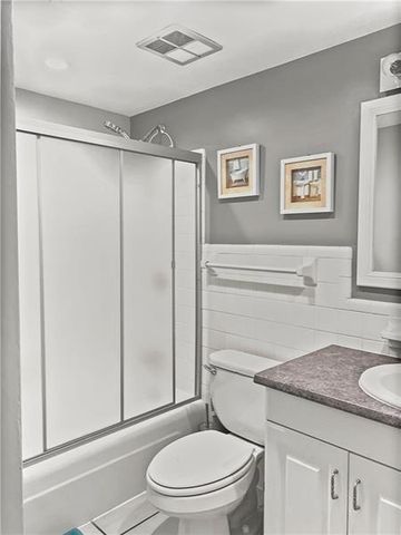 221 SE 9th Avenue 103, Pompano Beach, FL 33060